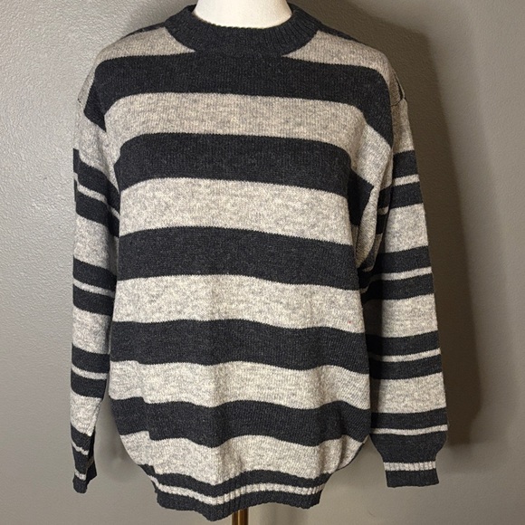 United Colors Of Benetton Sweaters - Benetton Shetland Wool Striped Sweater Made in Italy Black Gray Knit